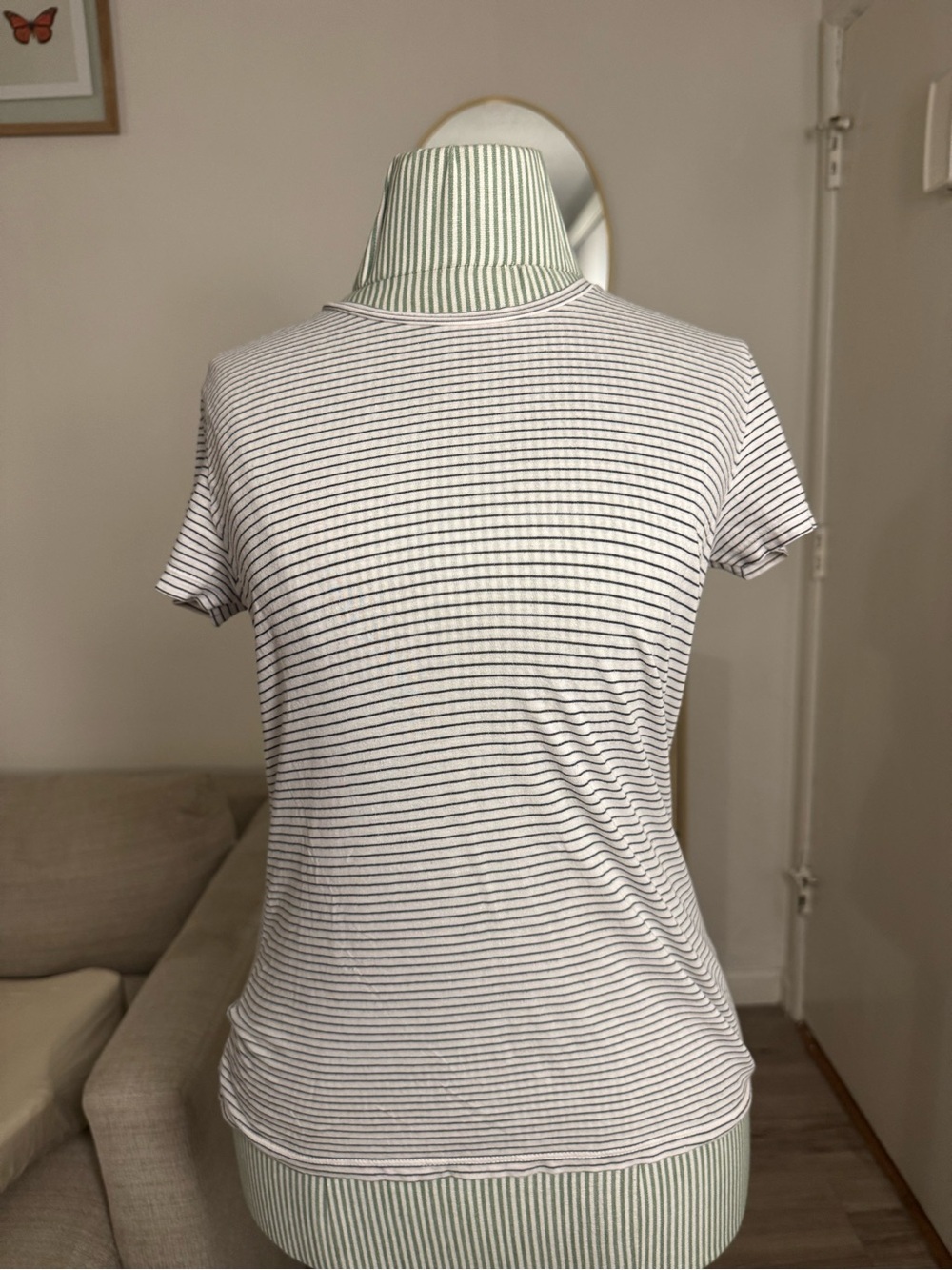 Vince White & Navy Stripe Short Sleeve Crewneck Tee XS Made in Peru